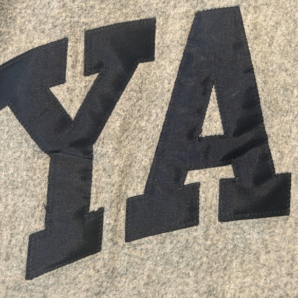 Yale University Vintage Embroidered Stitch Gear For Sports Mens Size Large - Picture 2 of 7